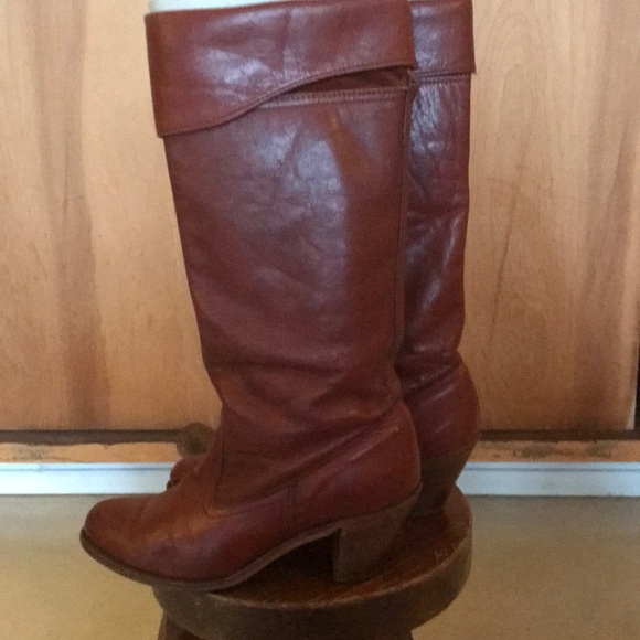SOLD. Vintage Dexter Leather Cuffed Boots - Picture 7 of 10